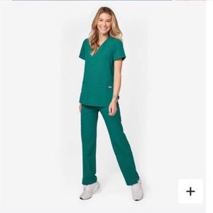 XS FIGS Hunter Green scrub set